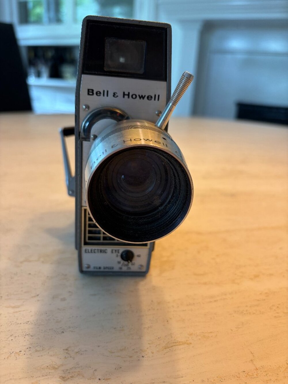 BELL & HOWELL VINTAGE 8 MM MOVIE CAMERA